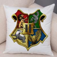 Наволочка декоративная велюровая Hogwarts Harry Potter 45*45 см (белая красный,зеленый,желтый,синий)